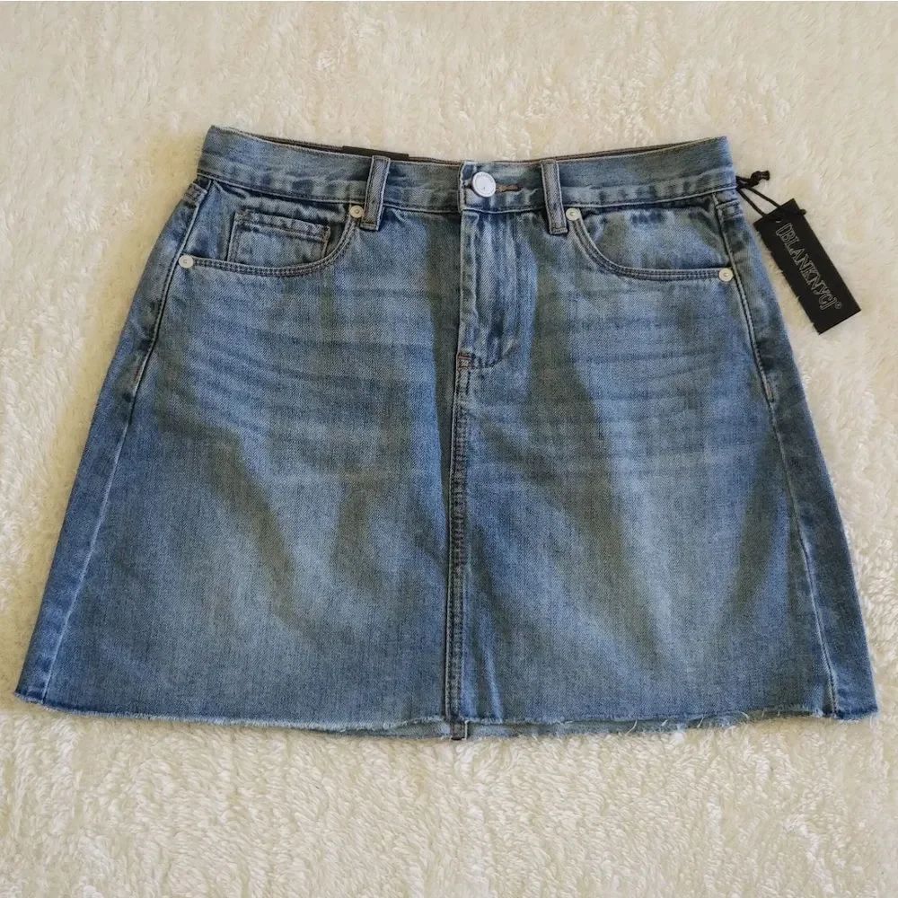✨️HP✨️ Blank NYC🗽Raw Hem Skirt - NWT